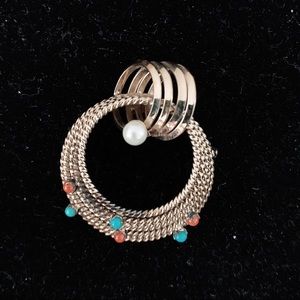Vintage Unique Art Deco Round Pin